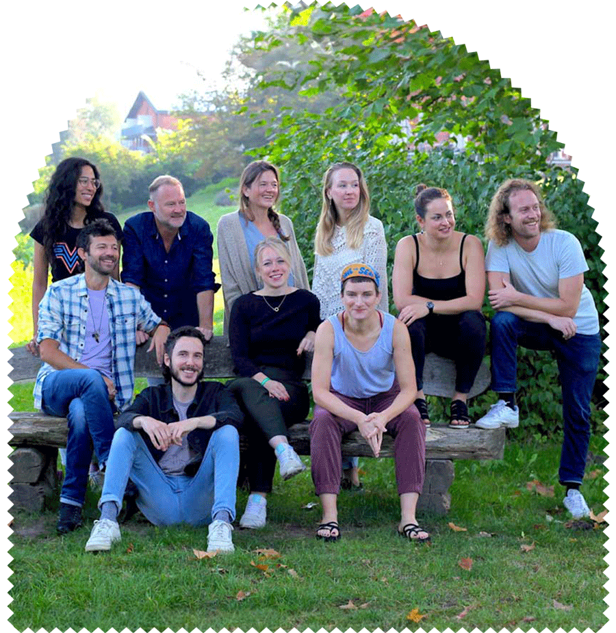 Gruppenbild vom gesamten Shakti-Team.